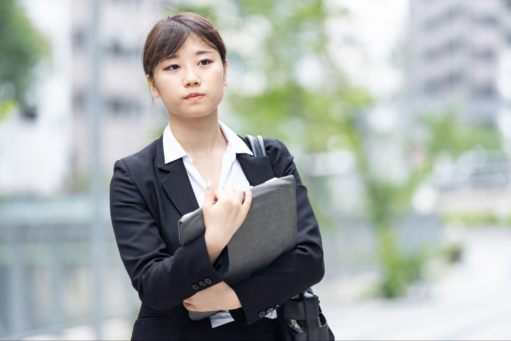 内々定を取り消しされたときに取るべき行動