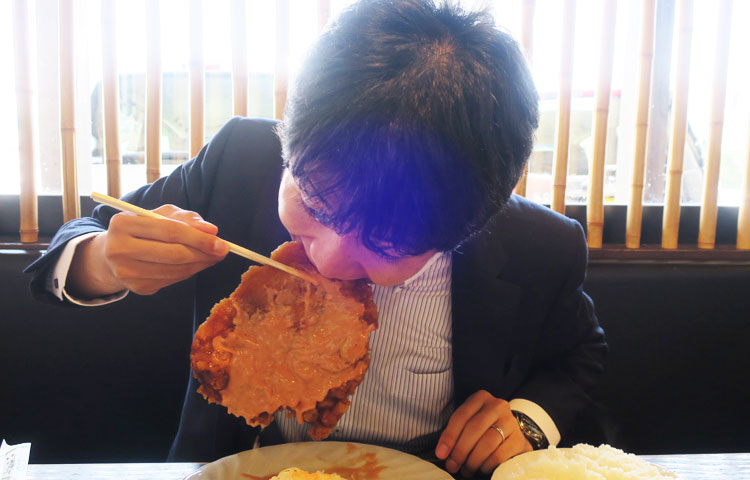 チキンナンバンをかぶりつく