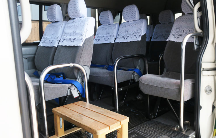 介護タクシー車内