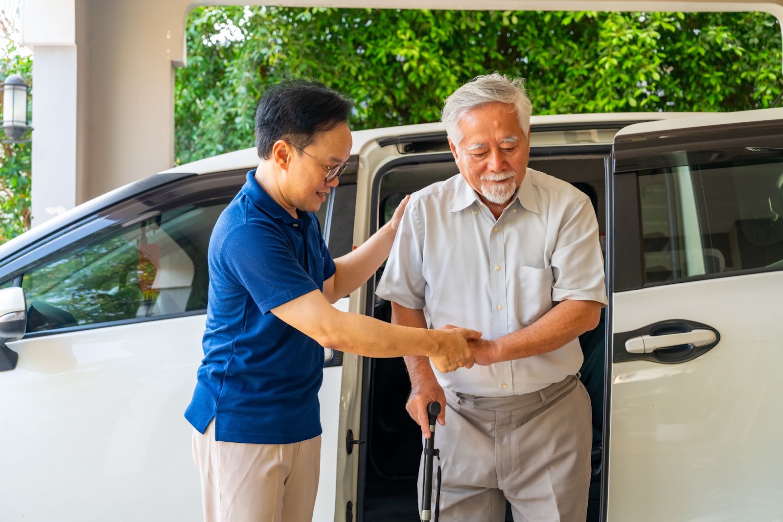 介護タクシードライバーへの転職を考えてみよう
