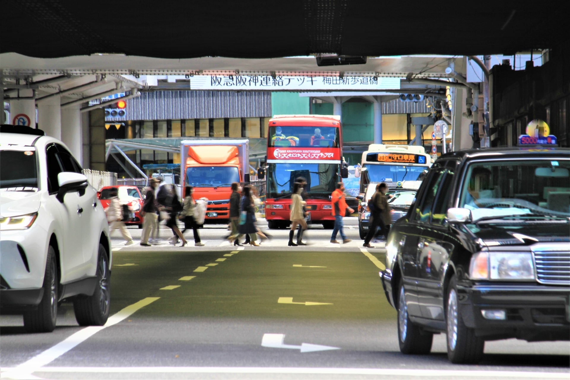 大阪でタクシードライバーへの転職を考えているなら「P-CHAN TAXI」にご相談を