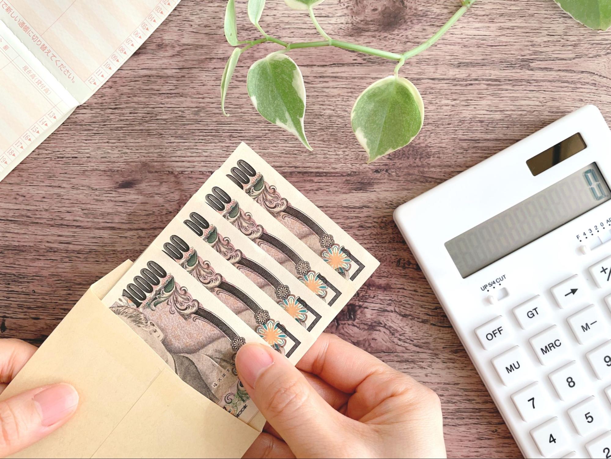 雇用形態別のタクシー運転手（ドライバー）の年収