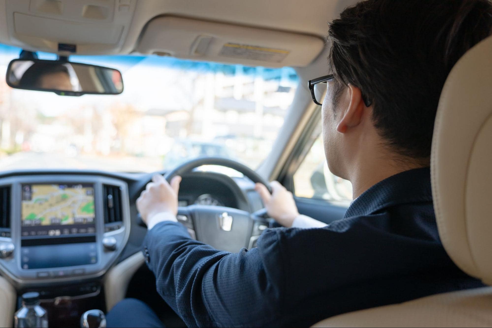 20代の若手タクシー運転手が急増中!その人気の秘密に迫る